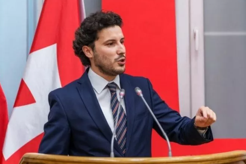 Mali i Zi në ngërç politik! “Shkunden” pozitat e Dritan Abazoviçit: Ja çfarë e pret kryeministrin dhe kush e ka në dorë fatin e tij? Mali i Zi në ngërç politik! “Shkunden” pozitat e Dritan Abazoviçit: Ja çfarë e pret kryeministrin dhe kush e ka në dorë fatin e tij?