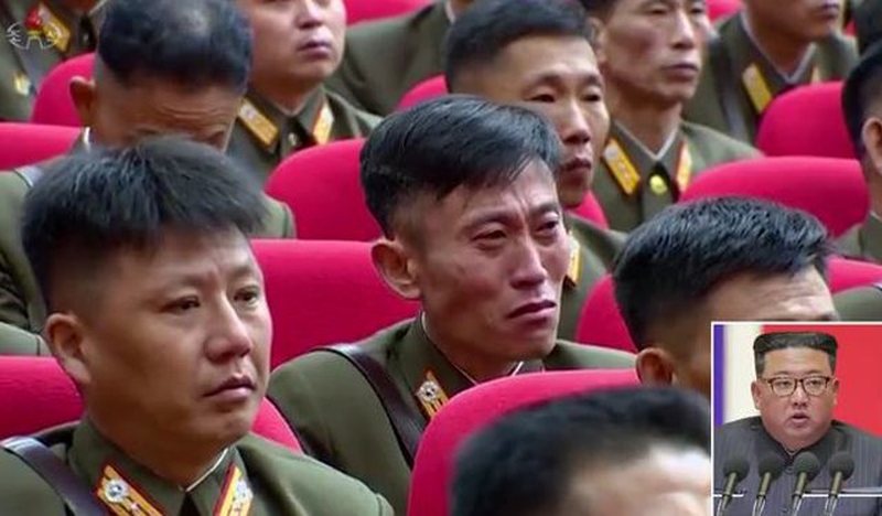 “Është shumë sëmurë”! Motra e Kim Jong-ut jep lajmin dhe bën paralajmërimin e frikshëm: Të pranishmit në sallë shpërthejnë në lot (Video) “Është shumë sëmurë”! Motra e Kim Jong-ut jep lajmin dhe bën paralajmërimin e frikshëm: Të pranishmit në sallë shpërthejnë në lot (Video)