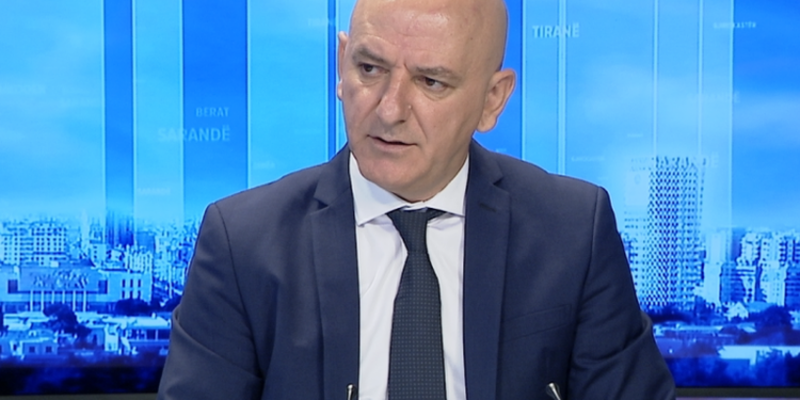 Roland Bejko rendit arsyet: Ja pse Berisha nuk mund ta ndryshojë dot kreun e Grupit Parlamentar Roland Bejko rendit arsyet: Ja pse Berisha nuk mund ta ndryshojë dot kreun e Grupit Parlamentar