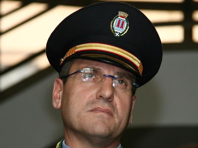 Punoi 23 vite me diplomë false, ajo që zbulohet për ish-shefin e policisë i shtang të gjithë: Dënohet me gjobën marramendëse të parave Punoi 23 vite me diplomë false, ajo që zbulohet për ish-shefin e policisë i shtang të gjithë: Dënohet me gjobën marramendëse të parave