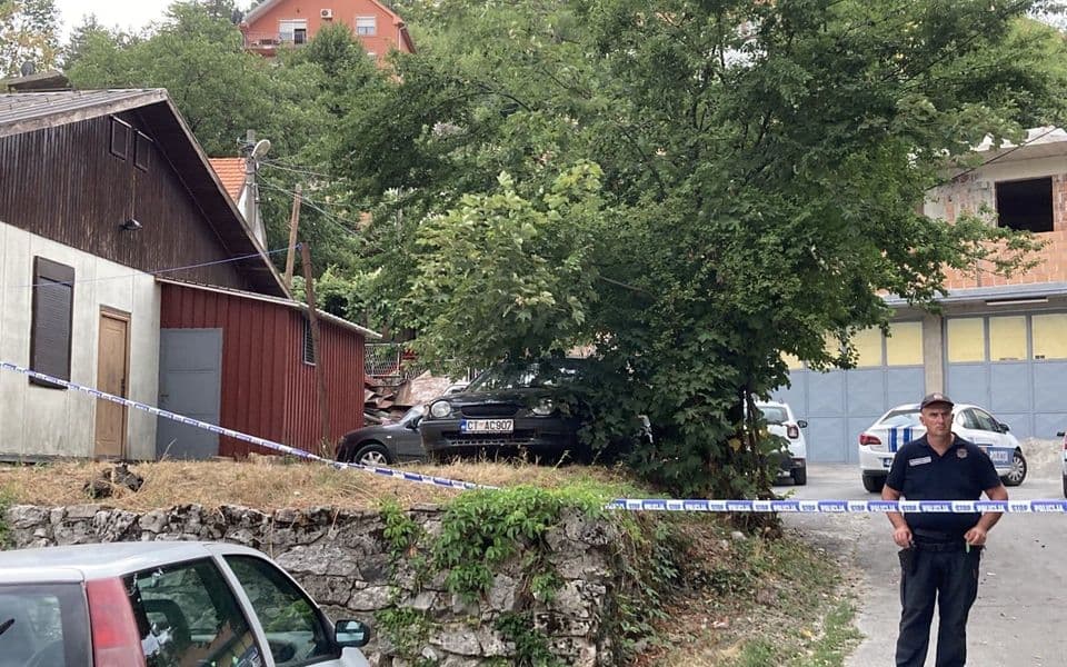 Tmerr në Mal të Zi, i riu vret 11 persona Tmerr në Mal të Zi, i riu vret 11 persona