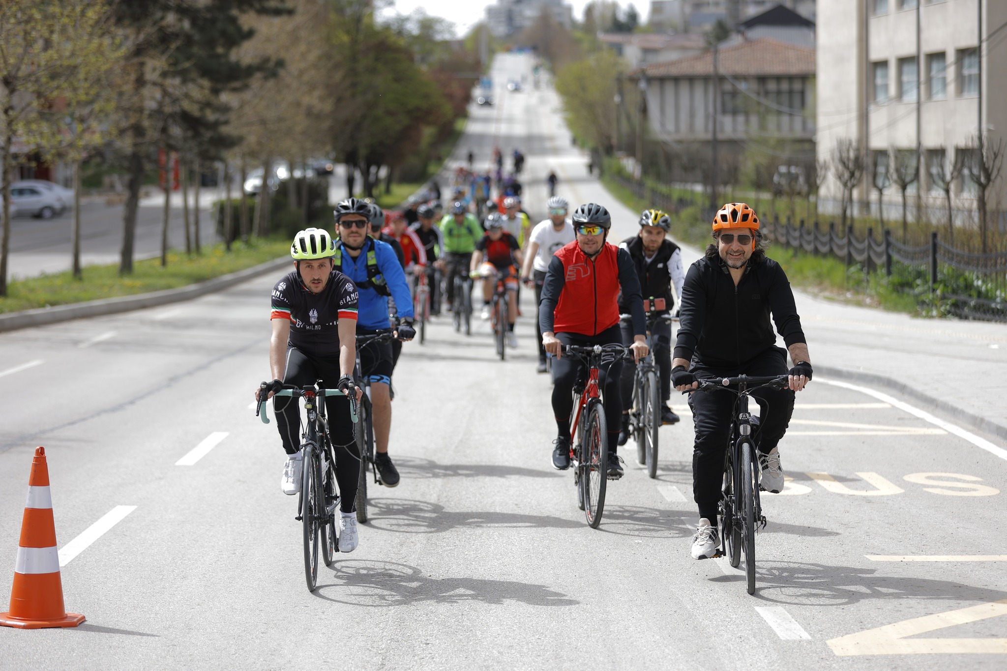 Në Tiranë një rrezik i madh për qytetarët dhe mjetet qarkullimi i tyre kaotik! Prishtina ndalon qarkullimin e “dyrrotakëve” elektrik deri në daljen e rregullores