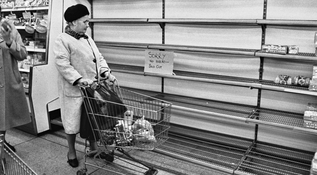 Politikanët iu kanë thënë me kohë të varfërve: Ne nuk kemi “punë” me varfërinë! Politikanët iu kanë thënë me kohë të varfërve: Ne nuk kemi “punë” me varfërinë!