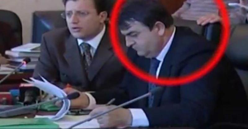 Si Berisha kërkoi t’ia ‘faturonte’ Sokol Olldashit vrasjen e deputetit të PS Fatmir Xhindi dhe pse më pas u mbyll dosja pa autor përmes Adriatik Llallës?! Si Berisha kërkoi t’ia ‘faturonte’ Sokol Olldashit vrasjen e deputetit të PS Fatmir Xhindi dhe pse më pas u mbyll dosja pa autor përmes Adriatik Llallës?!