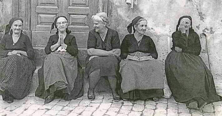 Bekuar, duarartat zemërbuta… gjyshet tona! Bekuar, duarartat zemërbuta… gjyshet tona!