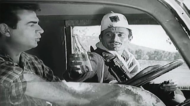 Për Don Kishotët opozitarë, që luftojnë me filmat “komunistë” e lapidarët! Për Don Kishotët opozitarë, që luftojnë me filmat “komunistë” e lapidarët!