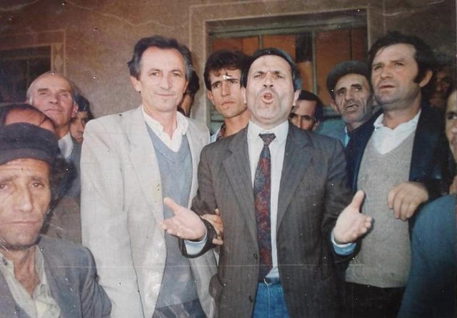 Eh, o Dervish, ç’na i kujton ato kohë të qoftëlargut Eh, o Dervish, ç’na i kujton ato kohë të qoftëlargut