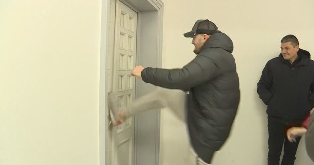 I skeduar në Britani për drogë e pastrim parash, “The Times” jehonë rastit “Dauti”: Lidhjet e trafikantit me PD-në e Berishës