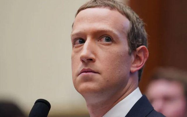 I përgjysmohet pasuria, Mark Zuckerberg humb bastin e vënë me botën virtuale