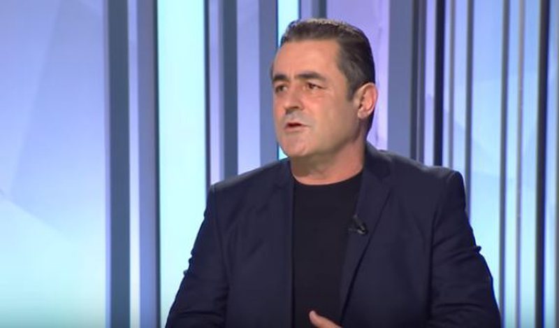 Kryetari i shoqatës Antikomuniste të ish-të Përndjekurve politik Nebil Çika denoncon publikisht: Pse Berisha nuk e do hapjen e dosjeve të Sigurimit?! Kryetari i shoqatës Antikomuniste të ish-të Përndjekurve politik Nebil Çika denoncon publikisht: Pse Berisha nuk e do hapjen e dosjeve të Sigurimit?!