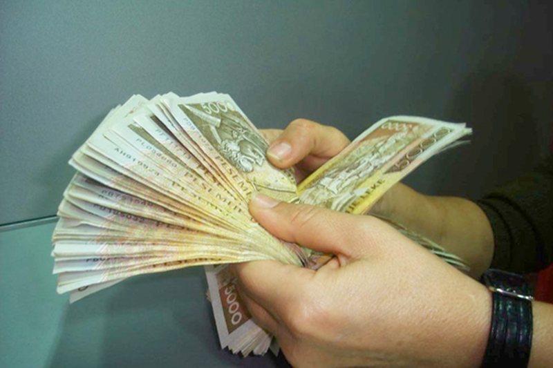 Hyn në fuqi vendim i qeverisë për indeksimin me 6% të pensioneve të plota të pleqërisë, invaliditetit dhe kooperativave, gati rritja e pagave për punonjësit e zjarrfikëses Hyn në fuqi vendim i qeverisë për indeksimin me 6% të pensioneve të plota të pleqërisë, invaliditetit dhe kooperativave, gati rritja e pagave për punonjësit e zjarrfikëses