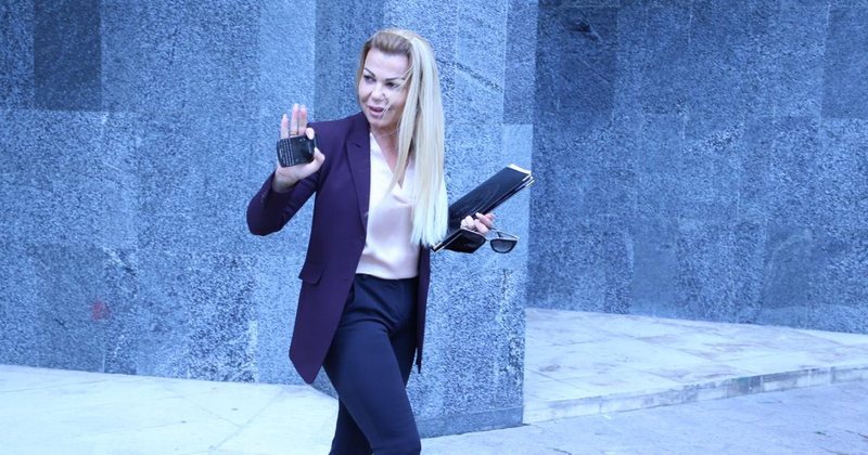 Fatmira Hajdari do përballet sërish me drejtësinë… tani si e akuzuar! Fatmira Hajdari do përballet sërish me drejtësinë… tani si e akuzuar!