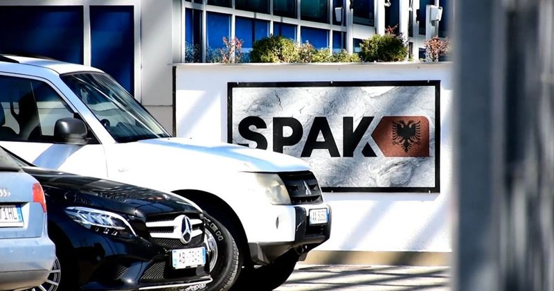 Takimi i fshehtë, krerët më të lartë të Policisë së Shtetit zbarkojnë në SPAK Takimi i fshehtë, krerët më të lartë të Policisë së Shtetit zbarkojnë në SPAK