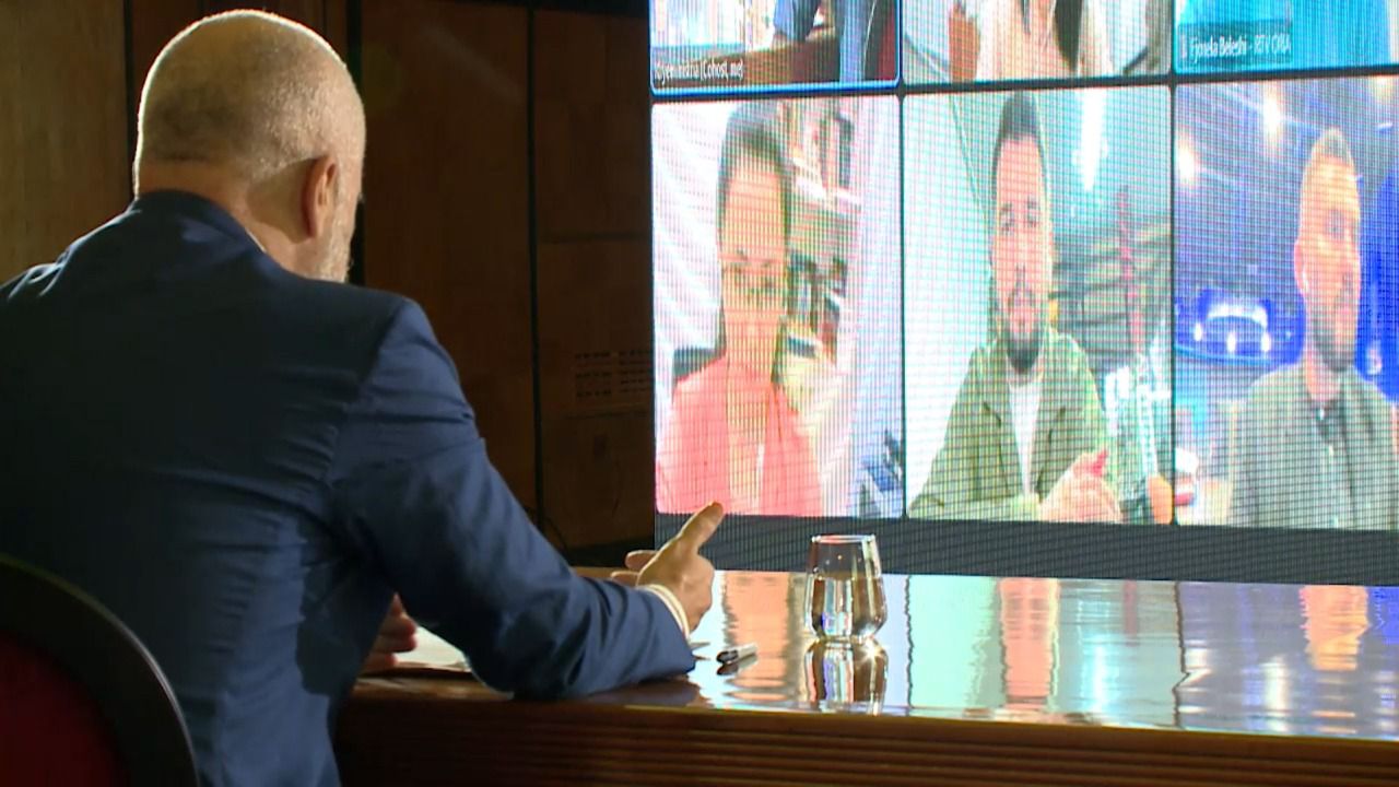 Protestë në Unversitetet publike…autonom! Pagat e pedagogëve që nuk të mësojnë nga taksapaguesit: Ja çfarë mendon Edi Rama! Protestë në Unversitetet publike…autonom! Pagat e pedagogëve që nuk të mësojnë nga taksapaguesit: Ja çfarë mendon Edi Rama!