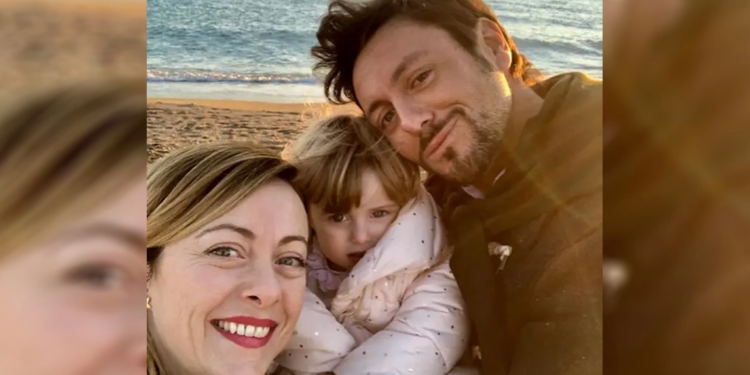 Fitoi zgjedhjet në Itali: Meloni e ka në shtrat kundërshtarin më të madh politik! Bashkëshorti… i majtë solid Fitoi zgjedhjet në Itali: Meloni e ka në shtrat kundërshtarin më të madh politik! Bashkëshorti… i majtë solid