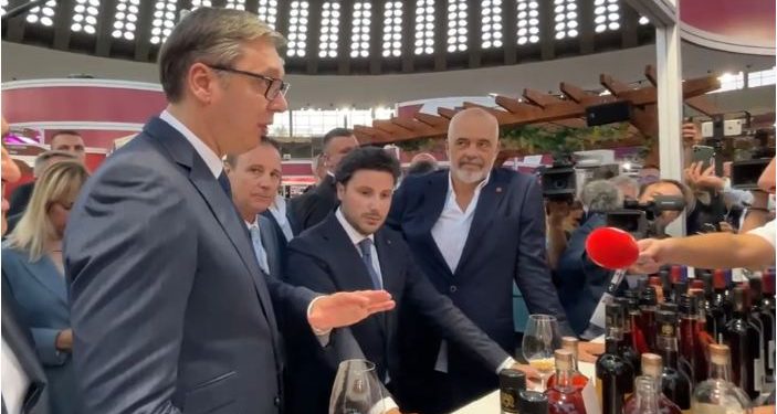 VIDEO/ Vuçiç: Pirja e verës i bashkon njerëzit! Rama nuk i kursen batutat: Ta pijmë me kujdes se pastaj bëjmë sherr