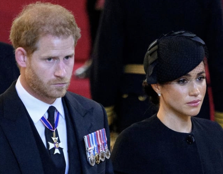 Skandal pas mureve të Pallatit Mbretëror: Harry dhe Meghan përjashtohen nga darka shtetërore Skandal pas mureve të Pallatit Mbretëror: Harry dhe Meghan përjashtohen nga darka shtetërore