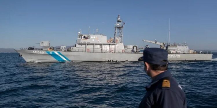Rojet bregdetare qëllojnë mbi anijen e mallrave turke. Tension lufte në Mesdhe Rojet bregdetare qëllojnë mbi anijen e mallrave turke. Tension lufte në Mesdhe