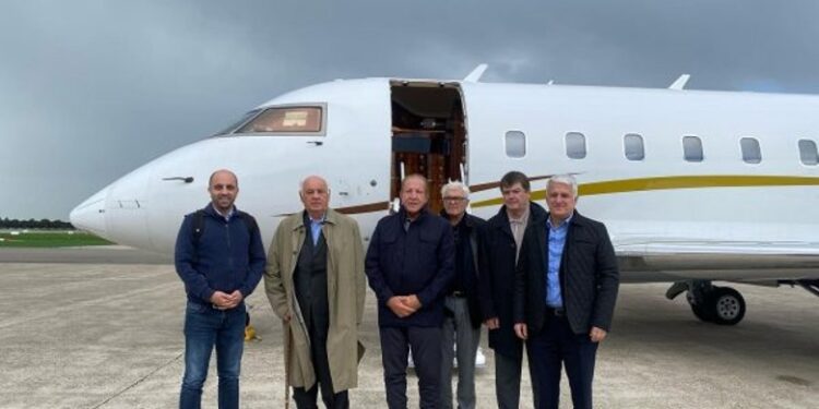 Tre ish-presidentët e Shqipërisë dhe Majko mbërrijnë në Hagë, vizitojnë ish krerët e UÇK Tre ish-presidentët e Shqipërisë dhe Majko mbërrijnë në Hagë, vizitojnë ish krerët e UÇK