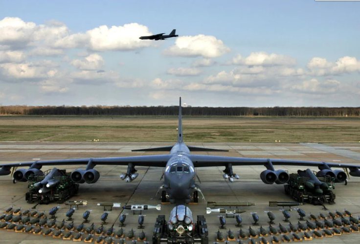 Brenda avionëve bombardues që fluturuan mbi Shqipëri Brenda avionëve bombardues që fluturuan mbi Shqipëri