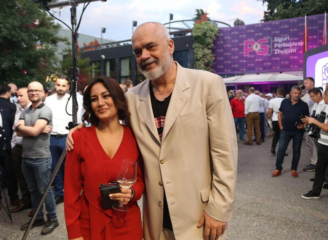 Ish-zëdhënësja e Berishës: PD nuk është në kushtet për të dhënë leksione demokracie Ish-zëdhënësja e Berishës: PD nuk është në kushtet për të dhënë leksione demokracie