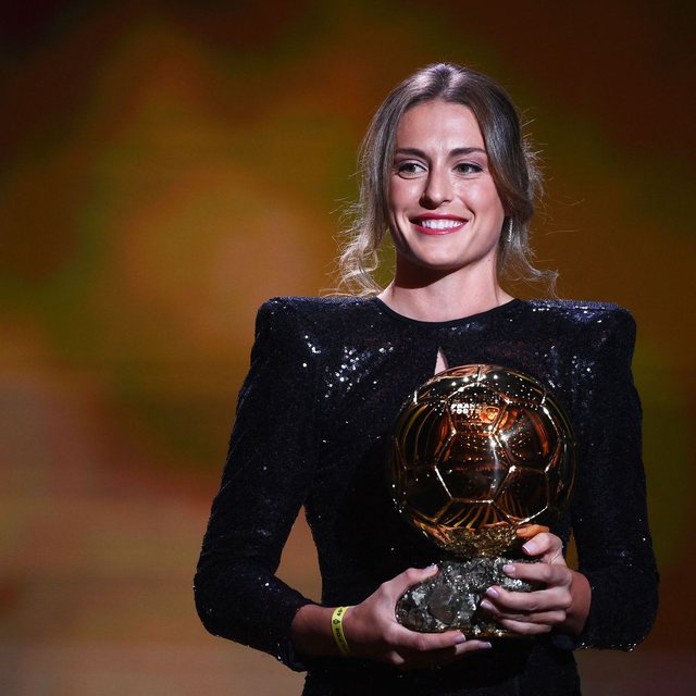 Putellas fiton “Topin e Artë” për femra, Man. City zgjidhet klubi më i mirë i vitit. Mane mbetet futbollisti i popullit