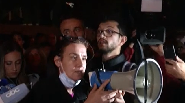 Pordoruesja ka “mbushur hundët” në protestën për shokun: Tre vite në Itali nuk kam blerë shtëpi! Nuk jam dashnorja e Edi Ramës sepse unë nuk shkoj me burra të degjeneruar… shtet k*rvar, me drogaxhi e ku*va! Pordoruesja ka “mbushur hundët” në protestën për shokun: Tre vite në Itali nuk kam blerë shtëpi! Nuk jam dashnorja e Edi Ramës sepse unë nuk shkoj me burra të degjeneruar… shtet k*rvar, me drogaxhi e ku*va!