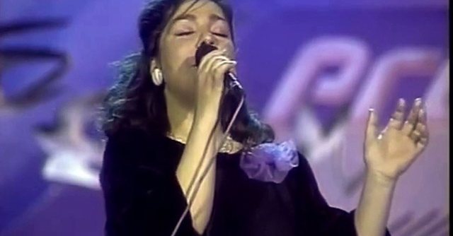 Çfarë ndodhi me ikonën skenike?! 18 vite pa artisten e mirënjohur, Anita Bitri: Zbardhen misteret nga ndarja tragjike nga jeta bashkë me vajzën dhe nënën e saj Çfarë ndodhi me ikonën skenike?! 18 vite pa artisten e mirënjohur, Anita Bitri: Zbardhen misteret nga ndarja tragjike nga jeta bashkë me vajzën dhe nënën e saj