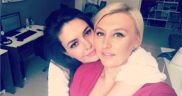 Sot 5 vite nga vdekja e moderatores dhe ish-banores së “Big Brother”: Spikerja e njohur rrënqeth me dedikimin! “Ke mbetur e gdhendur pranë shpirit tim” Sot 5 vite nga vdekja e moderatores dhe ish-banores së “Big Brother”: Spikerja e njohur rrënqeth me dedikimin! “Ke mbetur e gdhendur pranë shpirit tim”