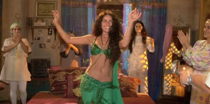 VIDEO/ 20 vite më vonë, “Zhade” përsërit vallëzimin e saj ikonik në serialin “Kloni” VIDEO/ 20 vite më vonë, “Zhade” përsërit vallëzimin e saj ikonik në serialin “Kloni”