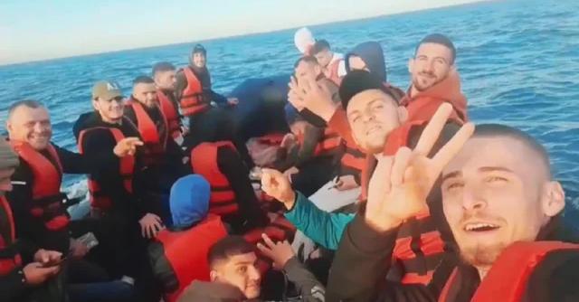 Ambasadori britanik thirrje të rinjve: Mos ikni në Angli, kemi program për vende pune në Kukës Ambasadori britanik thirrje të rinjve: Mos ikni në Angli, kemi program për vende pune në Kukës