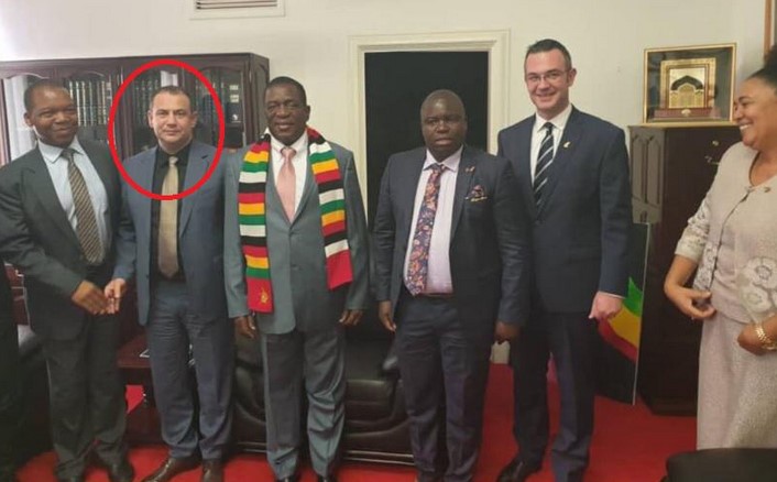 Profili me “blozë” i kandidatit të vetëofruar për Bashkinë e Tiranës Gerti Bogdani dhe skandali 60 mln USD në Zimbabve që zbulon fytyrën e Klodian Mërtirit, njeriut-hije të inceneratorëve! Profili me “blozë” i kandidatit të vetëofruar për Bashkinë e Tiranës Gerti Bogdani dhe skandali 60 mln USD në Zimbabve që zbulon fytyrën e Klodian Mërtirit, njeriut-hije të inceneratorëve!