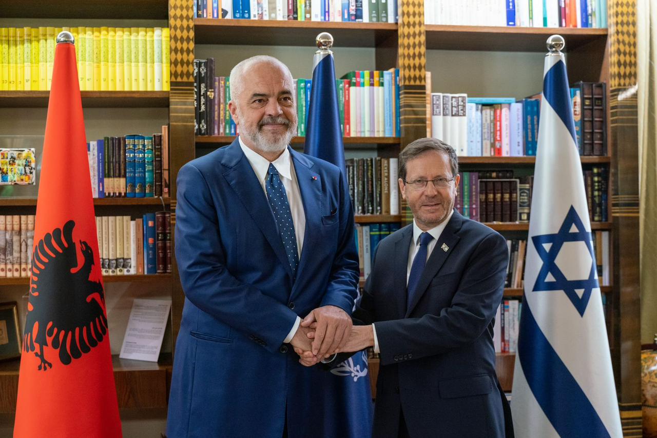 Presidenti i Izraelit së shpejti në Shqipëri, Rama e zbulon: Do të ndiheni si në shtëpinë tuaj Presidenti i Izraelit së shpejti në Shqipëri, Rama e zbulon: Do të ndiheni si në shtëpinë tuaj