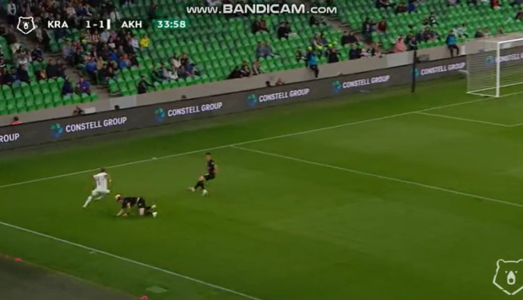 VIDEO/ Kalon mes 4 lojtarëve dhe nuk ndalin dot as me forcë, Berisha tregohet i jashtëzakonshëm në golin e dytë VIDEO/ Kalon mes 4 lojtarëve dhe nuk ndalin dot as me forcë, Berisha tregohet i jashtëzakonshëm në golin e dytë