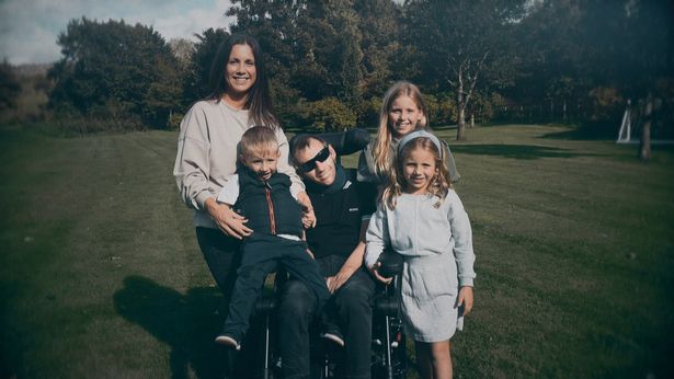 Mjekët i dhanë dy vite jetë legjendës së sportit, gruaja nuk mban lotët: Më thotë gjej dikë tjetër, je e re! Mjekët i dhanë dy vite jetë legjendës së sportit, gruaja nuk mban lotët: Më thotë gjej dikë tjetër, je e re!