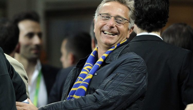 Mediat italiane janë të pamëshirshme! Gazetari i njohur në Itali flet për Asllanin: I tha të tjerëve që të shkonin të q…shin, donte golin vetë para 92.000 tifozëve Mediat italiane janë të pamëshirshme! Gazetari i njohur në Itali flet për Asllanin: I tha të tjerëve që të shkonin të q…shin, donte golin vetë para 92.000 tifozëve