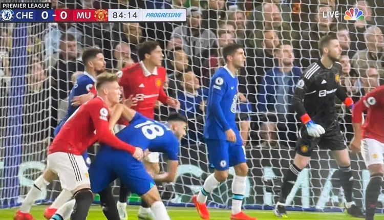 “Optikisht ishte e tmerrshme“, Gary Neville analizon penalltinë e fituar nga Broja: Dukej sikur po e përqafonte “Optikisht ishte e tmerrshme“, Gary Neville analizon penalltinë e fituar nga Broja: Dukej sikur po e përqafonte