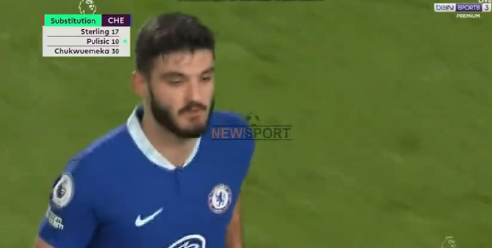 VIDEO/ 60 minuta si titullar, Broja lë fushën mes duartrokitjeve VIDEO/ 60 minuta si titullar, Broja lë fushën mes duartrokitjeve