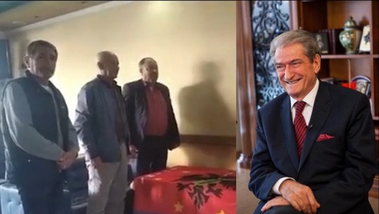 VIDEO/ Berisha “president i Republikës së Çamërisë”! “Ndërkombëtarët” çam shtrojnë koktejl në ditëlindjen e rreme: Edhe 100 si Baba i kombit VIDEO/ Berisha “president i Republikës së Çamërisë”! “Ndërkombëtarët” çam shtrojnë koktejl në ditëlindjen e rreme: Edhe 100 si Baba i kombit