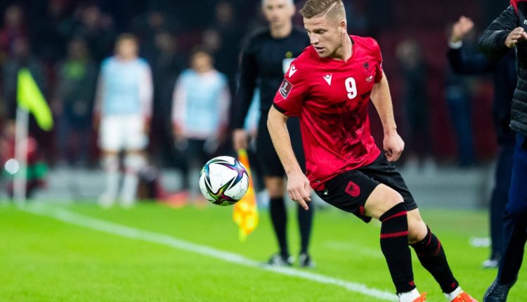 Anulohet vëllazërorja me Kosovën, Shqipëria luan miqësore me Kombëtaren që na bekoi në Europian Anulohet vëllazërorja me Kosovën, Shqipëria luan miqësore me Kombëtaren që na bekoi në Europian