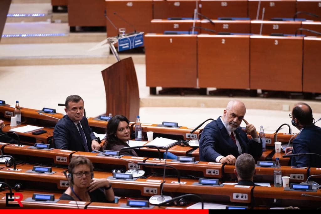 Shënime pas darkës së cunguar në Strasburg Shënime pas darkës së cunguar në Strasburg