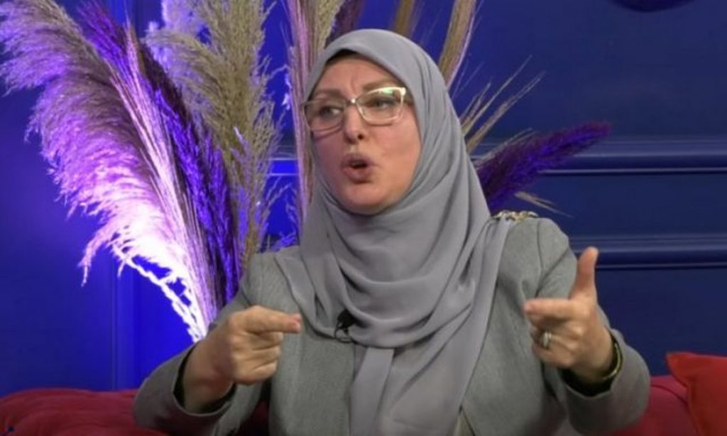 Habit me deklaratën gruaja shqiptare muslimane: I kam gjetur burrit edhe dy gra të tjera, ai i meriton! Habit me deklaratën gruaja shqiptare muslimane: I kam gjetur burrit edhe dy gra të tjera, ai i meriton!