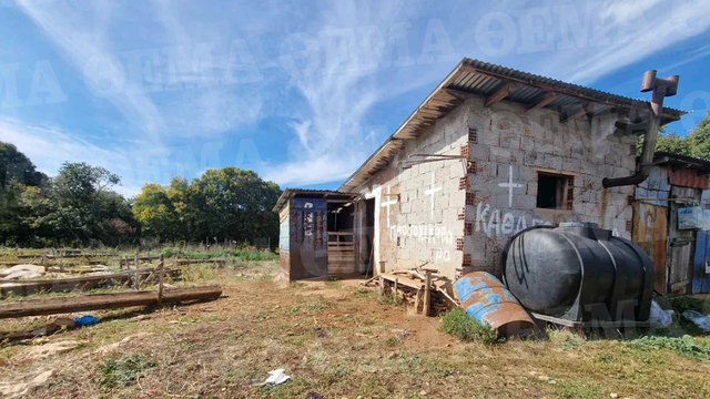 “Hajde në kasolle”! Ishin në lidhje jashtëmartesore, fermeri 23 vite më i madh, xheloz: Vret të dashurën, fëmijën që kishin bashkë e më pas veten “Hajde në kasolle”! Ishin në lidhje jashtëmartesore, fermeri 23 vite më i madh, xheloz: Vret të dashurën, fëmijën që kishin bashkë e më pas veten