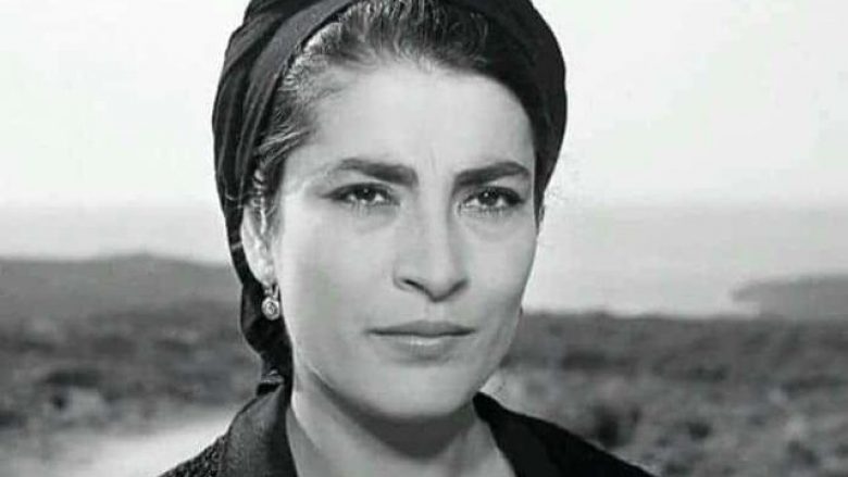 Dekani i Panteion University Athinë, Christopoulos: “Odet” për kombin dhe “shqiptarja” Irini Pappas Dekani i Panteion University Athinë, Christopoulos: “Odet” për kombin dhe “shqiptarja” Irini Pappas