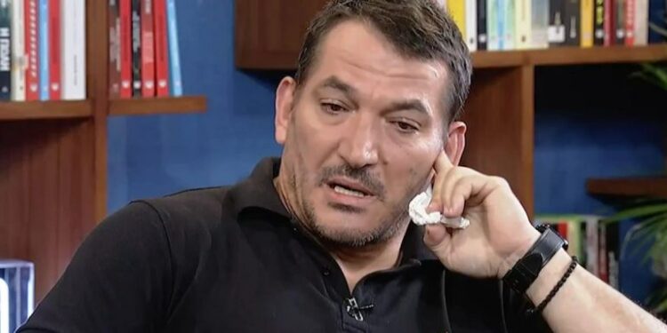 Pirro Dhima përlotet live për vdekjen e nënkampionit olimpik grek: S’mund të shkoj as në varrim. Ai ishte djali dhe miku im më mirë Pirro Dhima përlotet live për vdekjen e nënkampionit olimpik grek: S’mund të shkoj as në varrim. Ai ishte djali dhe miku im më mirë