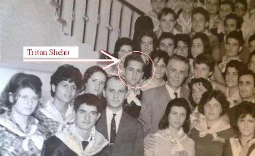 Tritani e ka parë Gjirokastrën me dylbi: E shpopulluat dhe shkatërruat! Kumbaro e ironizon: Nuk ka gjirokastrit që nuk do “shkrihej” së qeshuri duke dëgjuar broçkulla tuaja! Tritani e ka parë Gjirokastrën me dylbi: E shpopulluat dhe shkatërruat! Kumbaro e ironizon: Nuk ka gjirokastrit që nuk do “shkrihej” së qeshuri duke dëgjuar broçkulla tuaja!