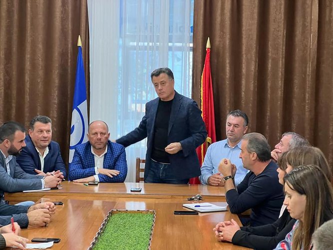 Mul Noku rreh gjoksin: Edi Rama duhet ta ketë të qartë me kë ka të bëjë! Në fakt, Rama e di mirë kë ka përballë ndaj s’pyet askënd Mul Noku rreh gjoksin: Edi Rama duhet ta ketë të qartë me kë ka të bëjë! Në fakt, Rama e di mirë kë ka përballë ndaj s’pyet askënd