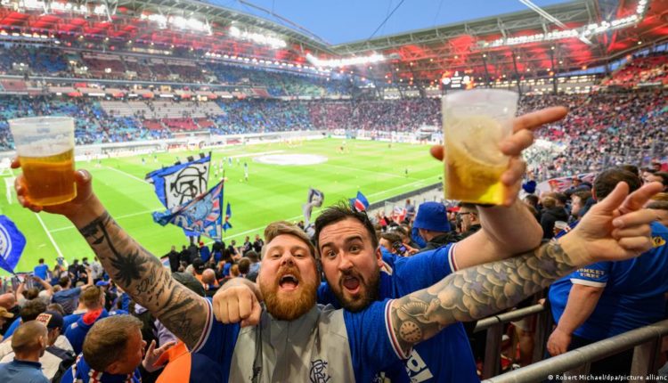 Në fillim nuk e lejonin! Birra kthehet në biznes tani në Katar, ja shifra e çmendur për të cilën do të shitet Në fillim nuk e lejonin! Birra kthehet në biznes tani në Katar, ja shifra e çmendur për të cilën do të shitet