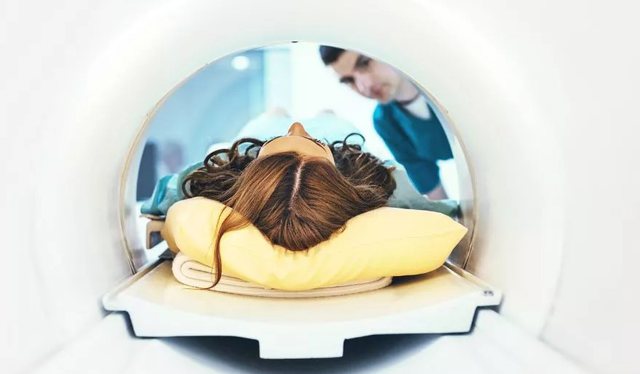 Shkencëtarët projektojnë një algoritëm që ‘lexon’ mendimet e njerëzve nga skanimet e trurit Shkencëtarët projektojnë një algoritëm që ‘lexon’ mendimet e njerëzve nga skanimet e trurit