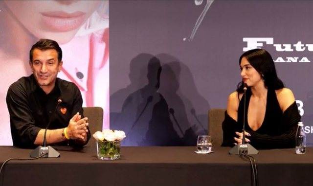 Veliaj në konferencën për shtyp me Dua Lipan: Koncerti i Pavarësisë një “grand finale” Kryeqytetin Europian të Rinisë Veliaj në konferencën për shtyp me Dua Lipan: Koncerti i Pavarësisë një “grand finale” Kryeqytetin Europian të Rinisë